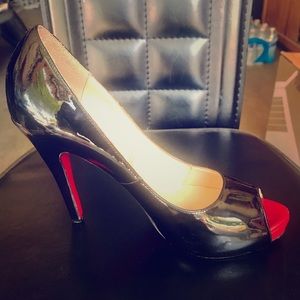 christian louboutin peep toe pump